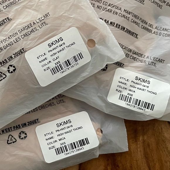 3 pairs Skims 🤎 Fits Everybody Highwaist Thong NWT original/unopened XXS - Picture 3 of 7